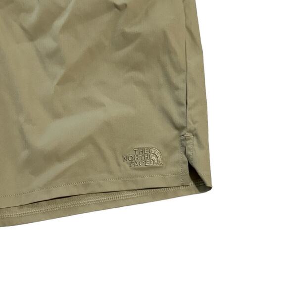 NWT! North Face Hiking Workout Activewear Bermuda Shorts - Size Small - Picture 6 of 9